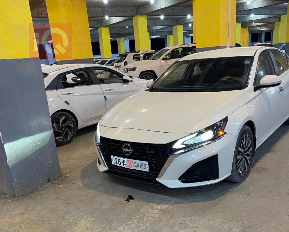 نیسان ئەلتیما